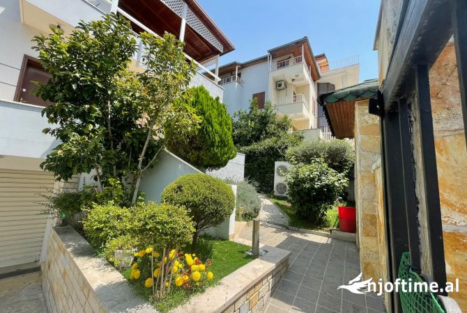 Casa in vendita 7+1 a Tirana - 700,000 Euro