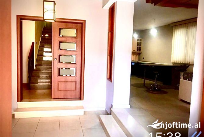 Shtepi ne shitje Shtepi Private ne Tirane, 7+1, Mobilimi E mobiluar, Pagesa 700,000  Euro.