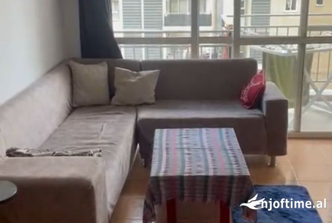 Shtepi me qera 1+1 ne Tirane - 420 Euro