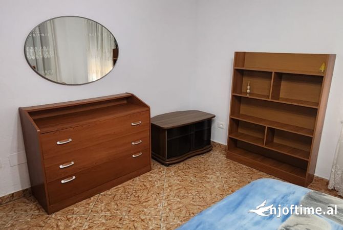 Shtepi me qera Apartament ne Tirane, 2+1, Mobilimi E mobiluar, Pagesa 500  Euro.