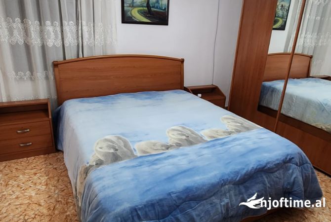 Shtepi me qera Apartament ne Tirane, 2+1, Mobilimi E mobiluar, Pagesa 500  Euro.