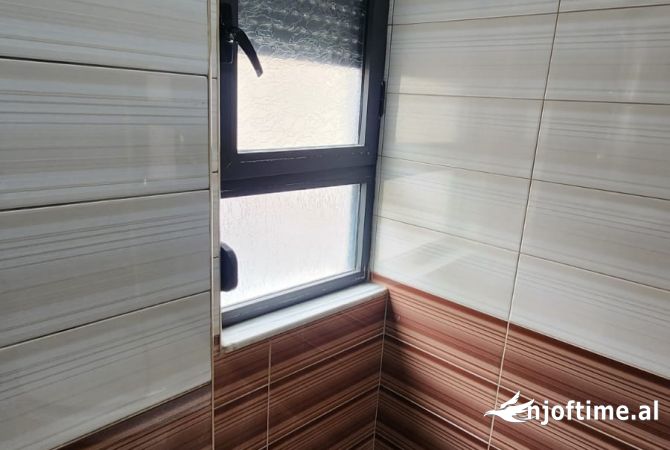 Shtepi me qera Apartament ne Tirane, 2+1, Mobilimi E mobiluar, Pagesa 500  Euro.