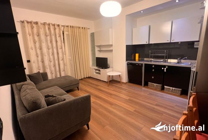 Shtepi me qera Apartament ne Tirane, 2+1, Mobilimi E mobiluar, Pagesa 600  Euro.