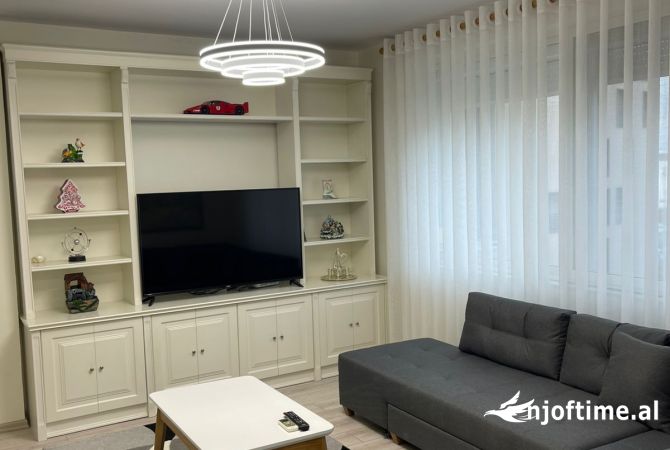 Shtepi me qera Apartament ne Tirane, 1+1, Mobilimi E mobiluar, Pagesa 900  Euro.