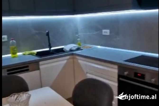 Shtepi me qera 2+1 ne Tirane - 900 Euro
