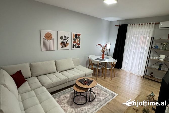 Shtepi me qera Apartament ne Tirane, 1+1, Mobilimi E mobiluar, Pagesa 600  Euro.