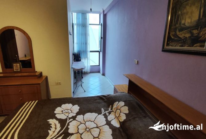 Shtepi me qera Apartament ne Tirane, 2+1, Mobilimi E mobiluar, Pagesa 450  Euro.