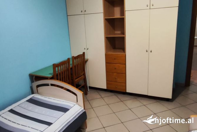Shtepi me qera Apartament ne Tirane, 2+1, Mobilimi E mobiluar, Pagesa 450  Euro.