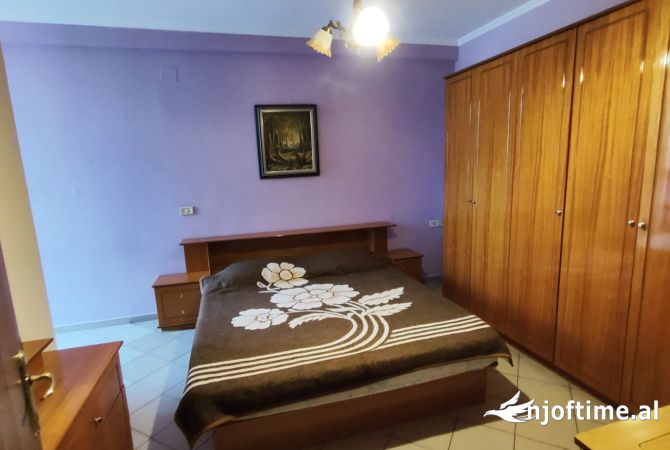 Shtepi me qera Apartament ne Tirane, 2+1, Mobilimi E mobiluar, Pagesa 450  Euro.