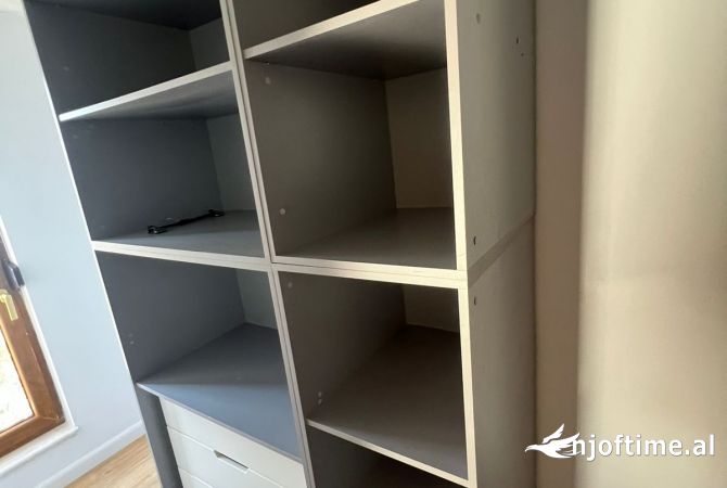 Shtepi ne shitje Vila Luksoze ne Tirane, 3+1, Mobilimi E mobiluar, Pagesa 600,000  Euro.