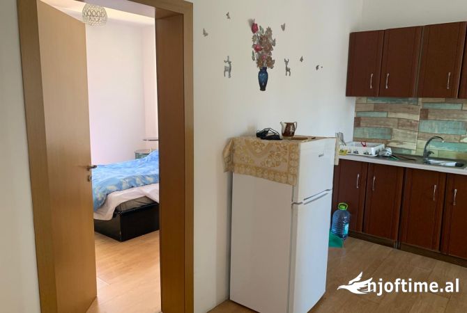 Shtepi ne shitje Apartament ne Tirane, 2+1, Mobilimi E mobiluar, Pagesa 156,000  Euro.
