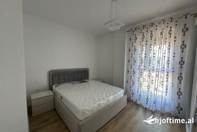 Shtepi me qera Apartament ne Tirane, 2+1, Mobilimi E mobiluar, Pagesa 600  Euro.