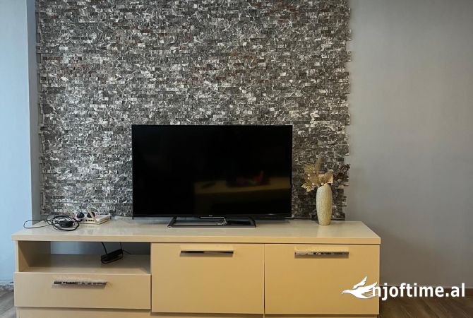 Shtepi me qera Apartament ne Tirane, 1+1, Mobilimi E mobiluar, Pagesa 380  Euro.