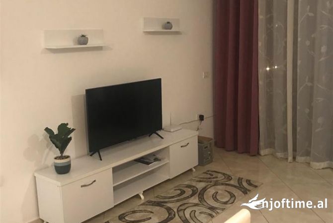 Shtepi me qera 2+1 ne Tirane - 400 Euro