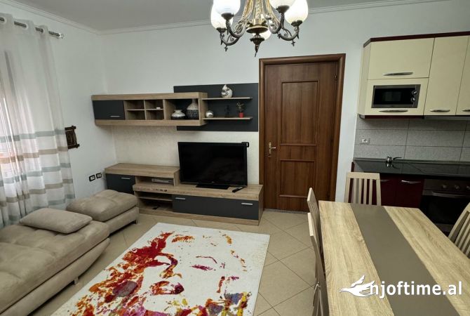 Shtepi me qera Apartament ne Tirane, 2+1, Mobilimi E mobiluar, Pagesa 500  Euro.