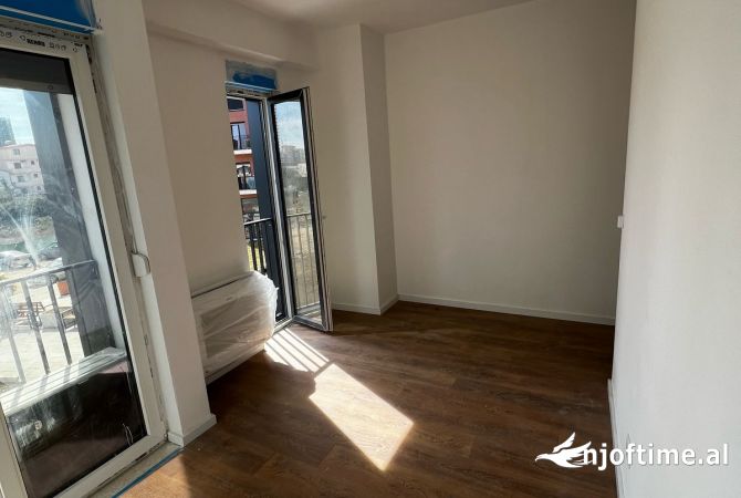 Shtepi me qera Garsoniere ne Tirane - 300 Euro