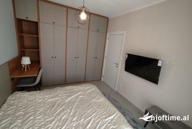 Shtepi me qera Apartament ne Tirane, 1+1, Mobilimi E mobiluar, Pagesa 500  Euro.