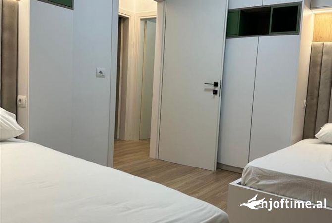Shtepi me qera Apartament ne Tirane, 2+1, Mobilimi E mobiluar, Pagesa 800  Euro.