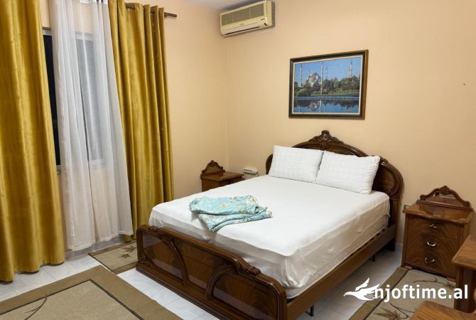 Shtepi me qera Apartament ne Tirane, 2+1, Mobilimi E mobiluar, Pagesa 500  Euro.