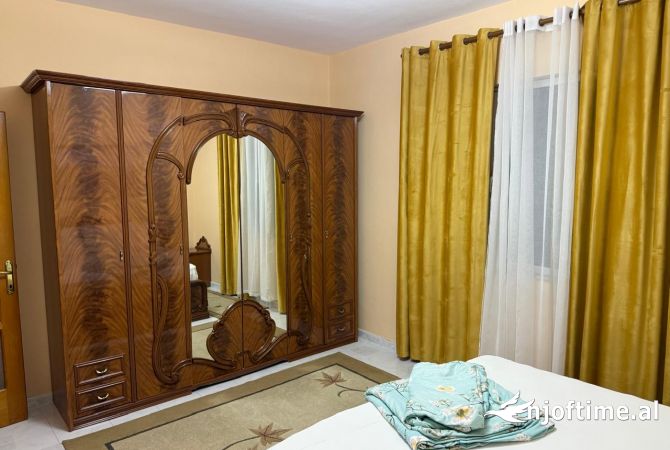 Shtepi me qera Apartament ne Tirane, 2+1, Mobilimi E mobiluar, Pagesa 500  Euro.