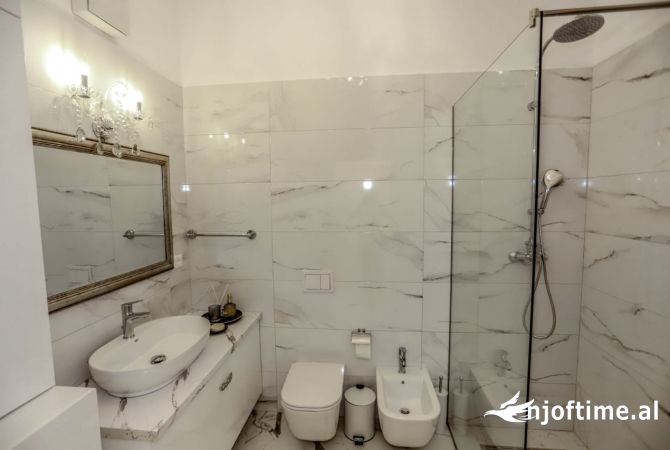 Shtepi me qera Apartament ne Tirane, 1+1, Mobilimi E mobiluar, Pagesa 800  Euro.