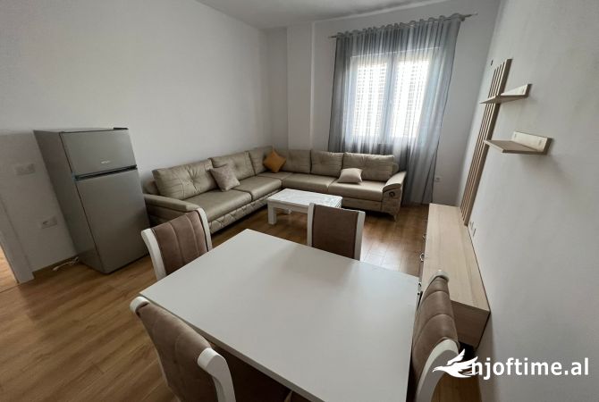 Shtepi me qera Apartament ne Tirane, 2+1, Mobilimi E mobiluar, Pagesa 350  Euro.