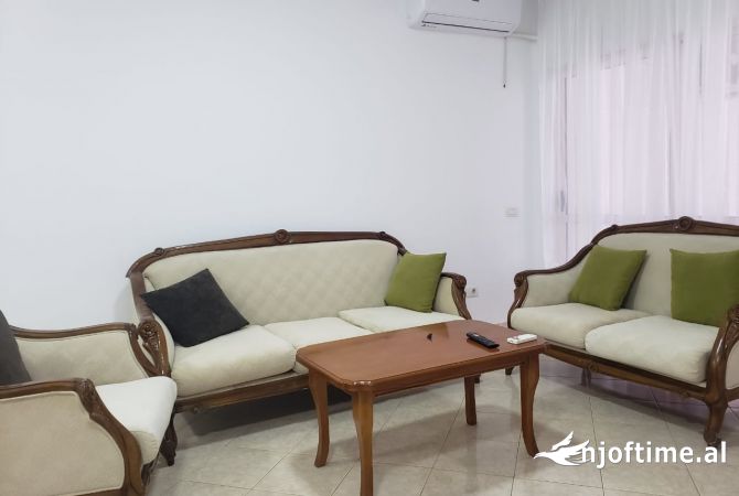 Shtepi me qera 2+1 ne Tirane - 480 Euro