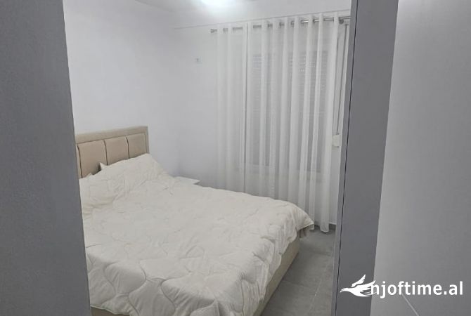 Shtepi me qera Apartament ne Tirane, 2+1, Mobilimi E mobiluar, Pagesa 450  Euro.
