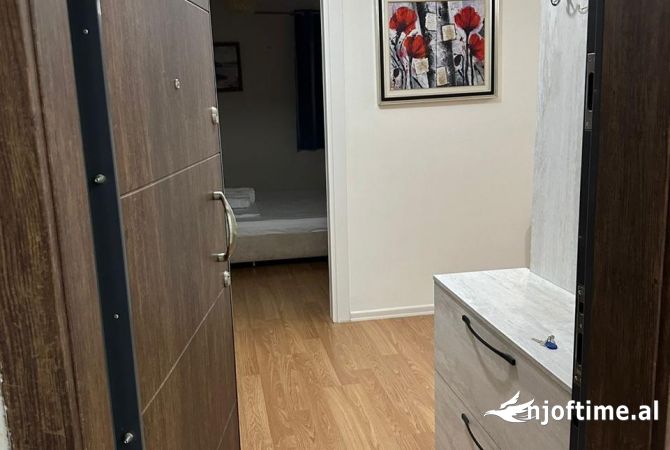 Shtepi me qera Apartament ne Tirane, 1+1, Mobilimi E mobiluar, Pagesa 500  Euro.
