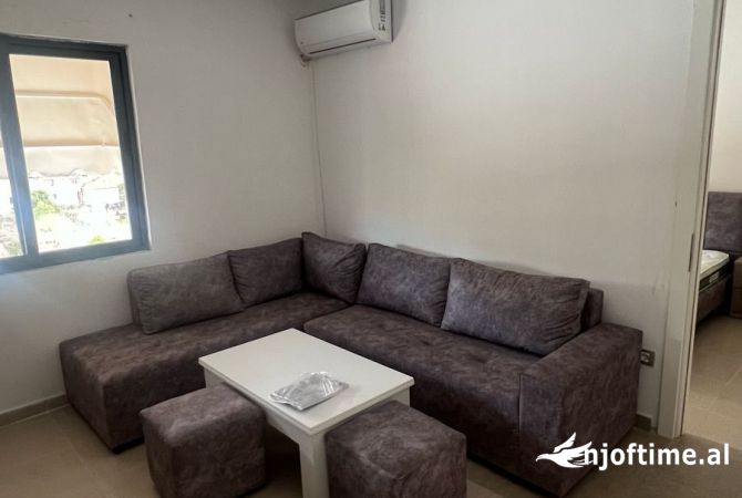 Shtepi me qera Apartament ne Tirane, 1+1, Mobilimi E mobiluar, Pagesa 350  Euro.