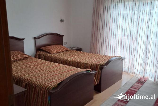 Shtepi me qera 2+1 ne Tirane - 430 Euro