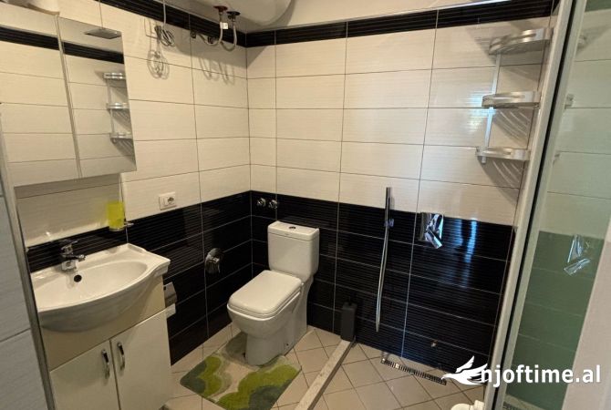 Shtepi me qera Apartament ne Tirane, 2+1, Mobilimi E mobiluar, Pagesa 400  Euro.