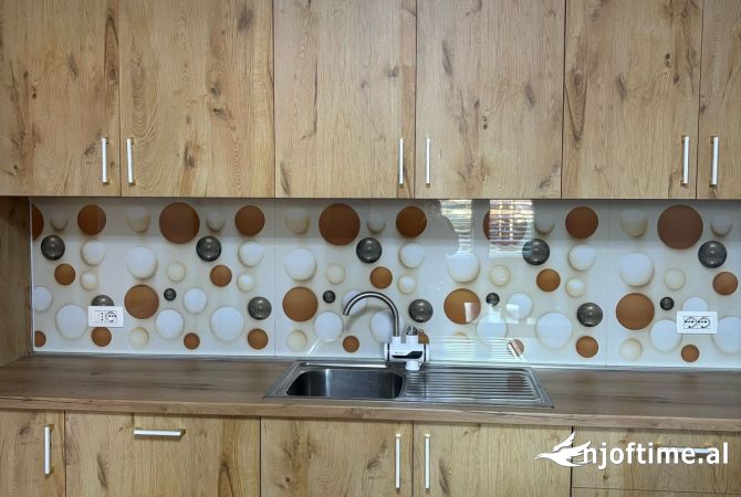 Shtepi me qera Apartament ne Tirane, 2+1, Mobilimi E mobiluar, Pagesa 400  Euro.