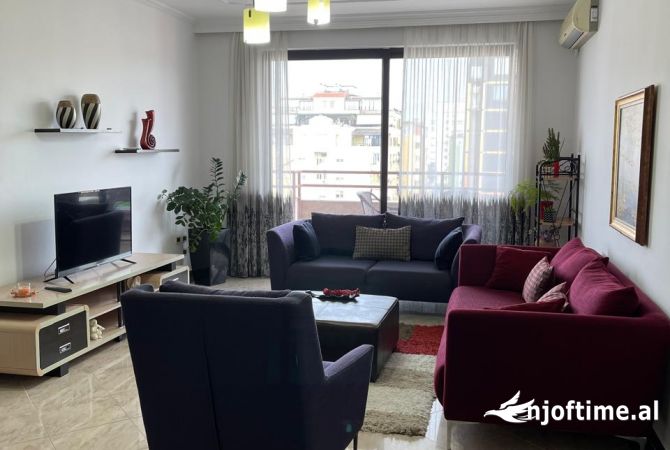 Shtepi me qera 2+1 ne Tirane - 800 Euro