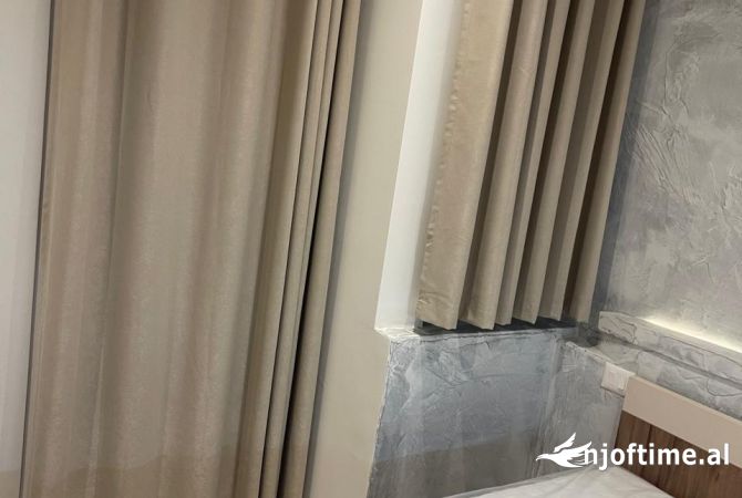 Shtepi me qera Apartament ne Tirane, Garsoniere, Mobilimi E mobiluar, Pagesa 320  Euro.