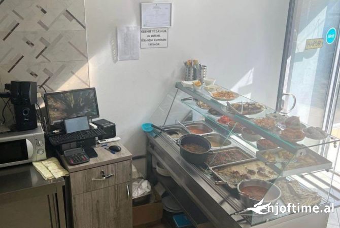 Ambiente Commerciale in Vendita 2+1 a Tirana - 15,000 Euro