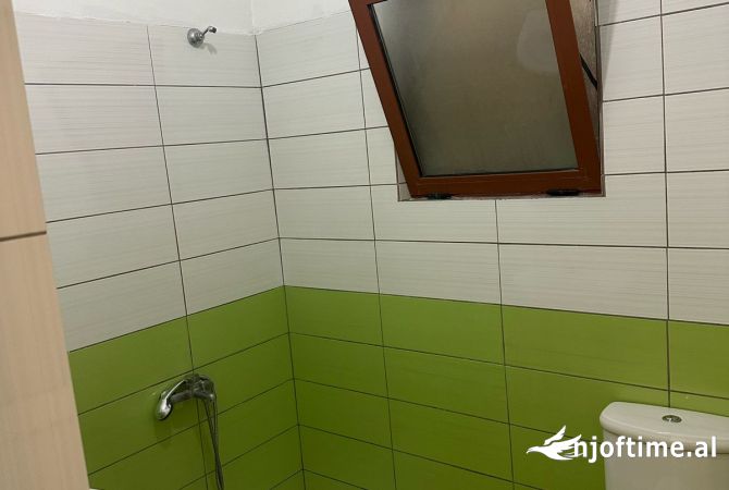 Shtepi me qera Apartament ne Tirane, 1+1, Mobilimi E mobiluar, Pagesa 300  Euro.