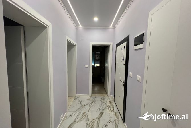 Shtepi me qera Apartament ne Tirane, 3+1, Mobilimi E mobiluar, Pagesa 1,000  Euro.