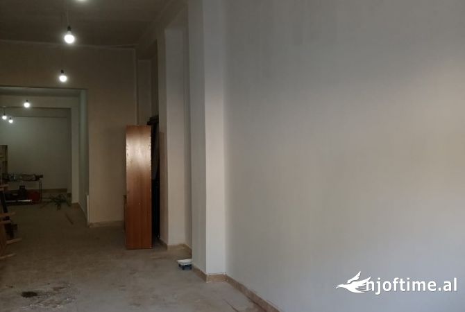 Jepet magazine me qera  prane tregut Elektrik