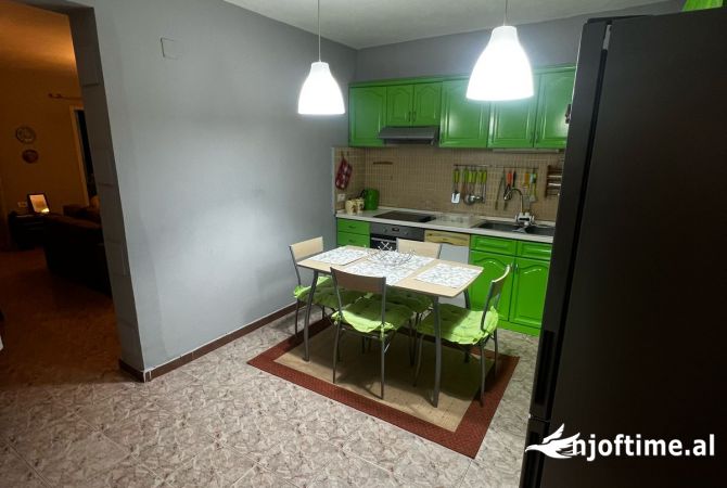 Shtepi me qera Apartament ne Tirane, 2+1, Mobilimi E mobiluar, Pagesa 750  Euro.