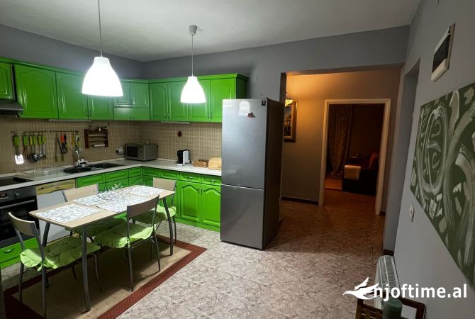 Shtepi me qera Apartament ne Tirane, 2+1, Mobilimi E mobiluar, Pagesa 750  Euro.