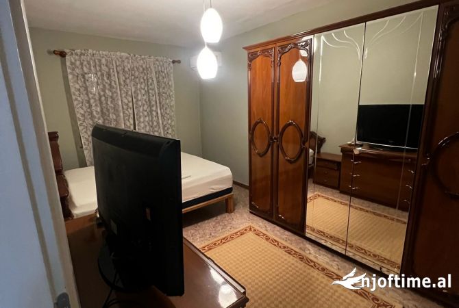 Shtepi me qera Apartament ne Tirane, 2+1, Mobilimi E mobiluar, Pagesa 750  Euro.