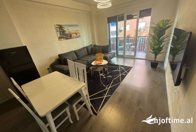 Shtepi me qera 2+1 ne Tirane - 700 Euro
