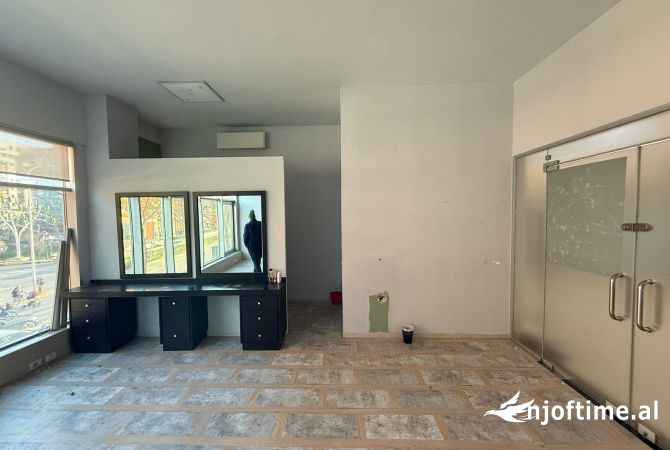 Ambient biznesi me qera 1+1 ne Tirane - 600 Euro