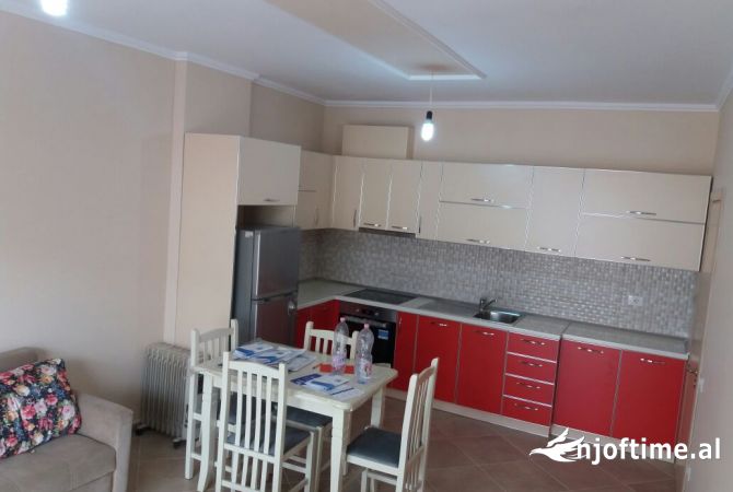 Shtepi me qera 1+1 ne Tirane - 380 Euro