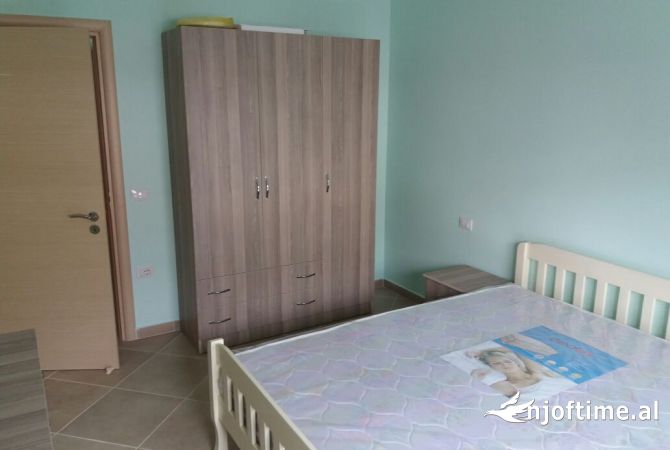 Shtepi me qera Apartament ne Tirane, 1+1, Mobilimi E mobiluar, Pagesa 380  Euro.