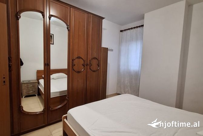 Shtepi me qera 2+1 ne Tirane - 400 Euro