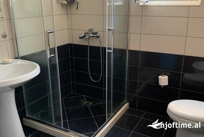 Shtepi me qera Apartament ne Tirane, 2+1, Mobilimi E mobiluar, Pagesa 450  Euro.