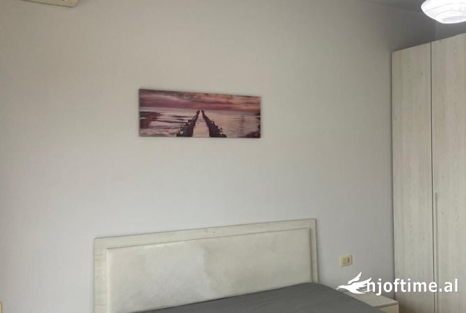 Shtepi me qera Apartament ne Tirane, 2+1, Mobilimi E mobiluar, Pagesa 500  Euro.