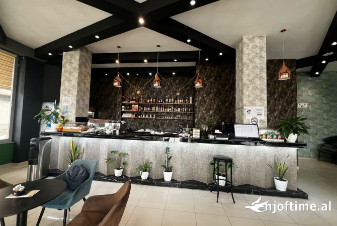 Ambiente Commerciale in Vendita 2+1 a Durazzo - 700,000 Euro